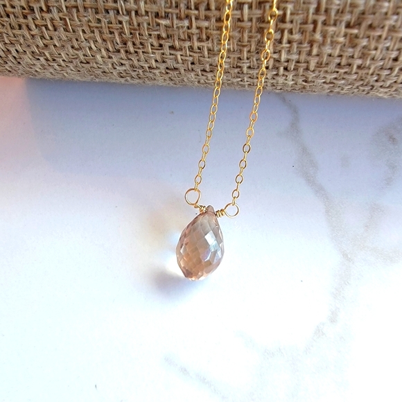 MYSTUC CHAMPAGNE QUARTZ Necklace Minimalist Crystal Gemstone - Picture 1 of 4